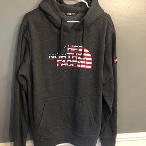 Men’s The North Face hooded sweatshirt